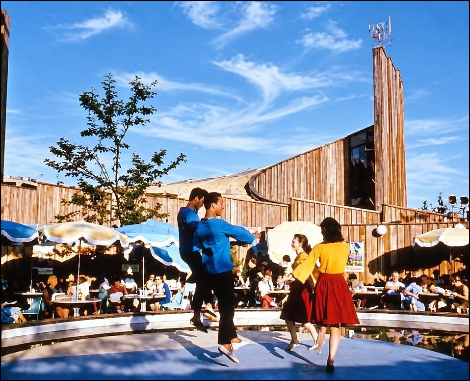 American-Israel Pavilion — spiral-shaped building