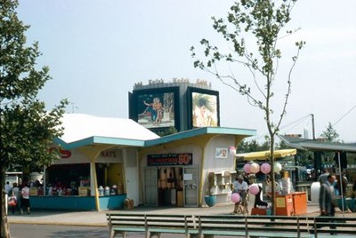 Arlington Hat Stand selling oil paintings for 50c