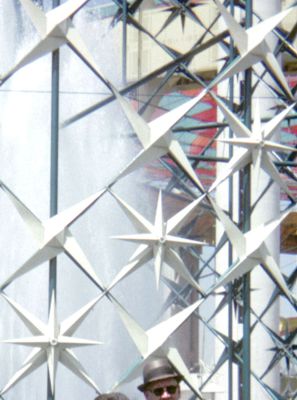 Detail of the fountain fretwork - note the miniature lights in the middle of the stars