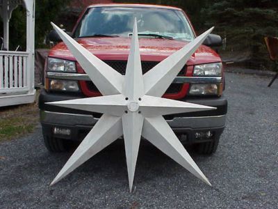 Star in front of a vehicle showing fountain scale
