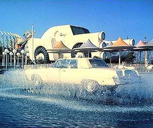 Spraying Auto Fountain at Chrysler autofare