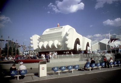 Chrysler's Giant Auto