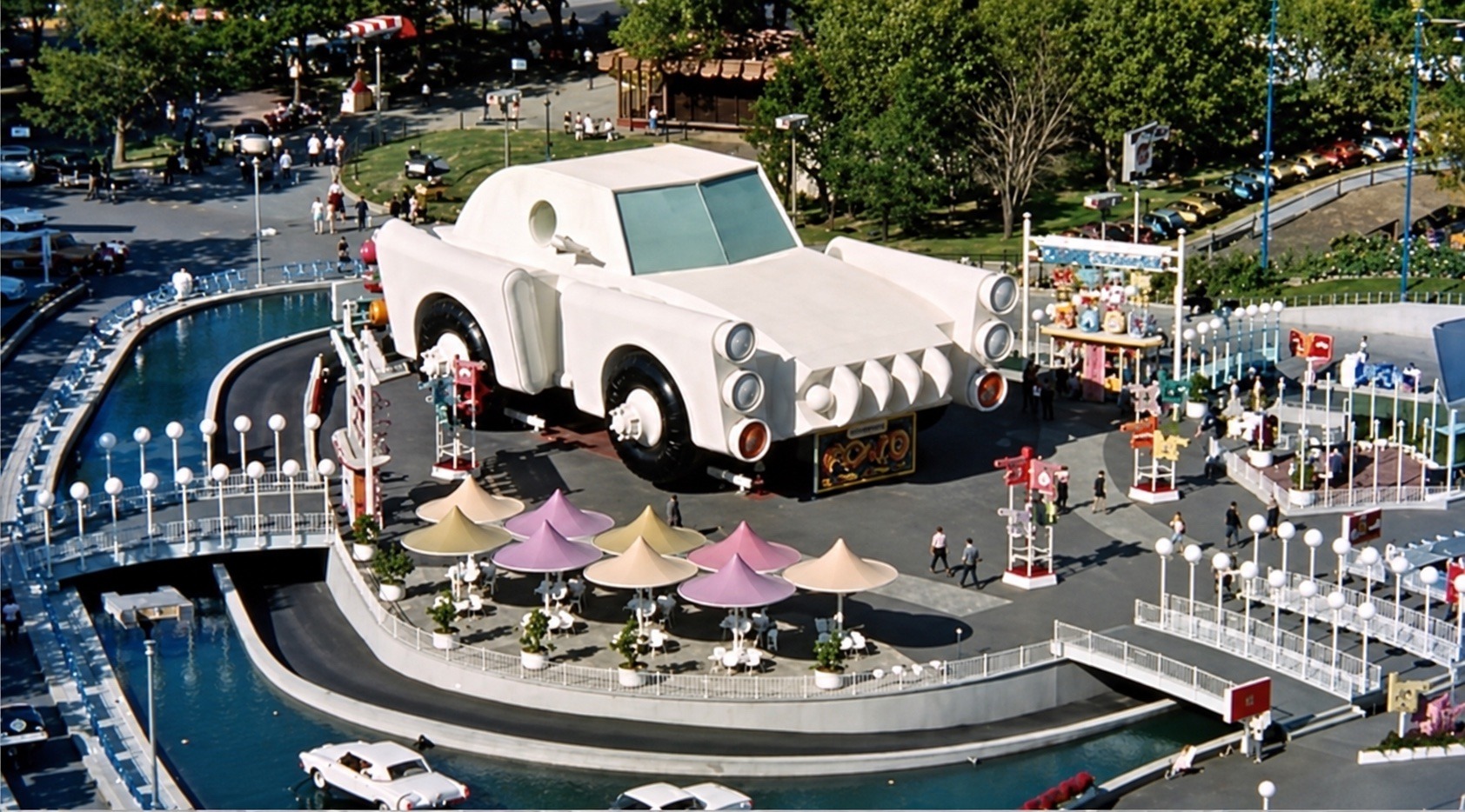 Chrysler Pavilion — Autofare Islands exhibits
