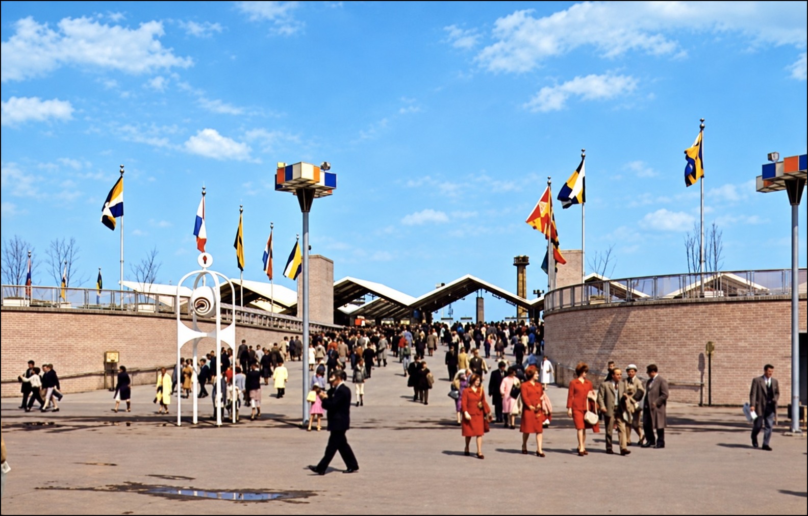 Entrance Building — subway entrance and Fair service facilities