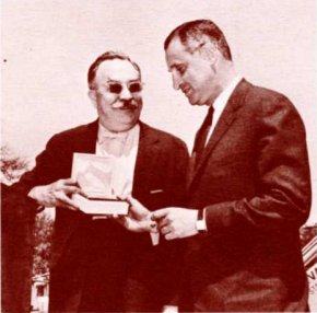Stuart Constable presenting medallion to Edgar M. Cullman