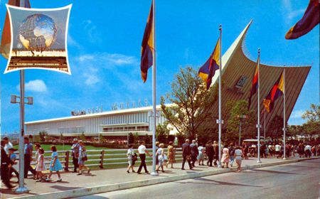 General Motors Futurama II postcard