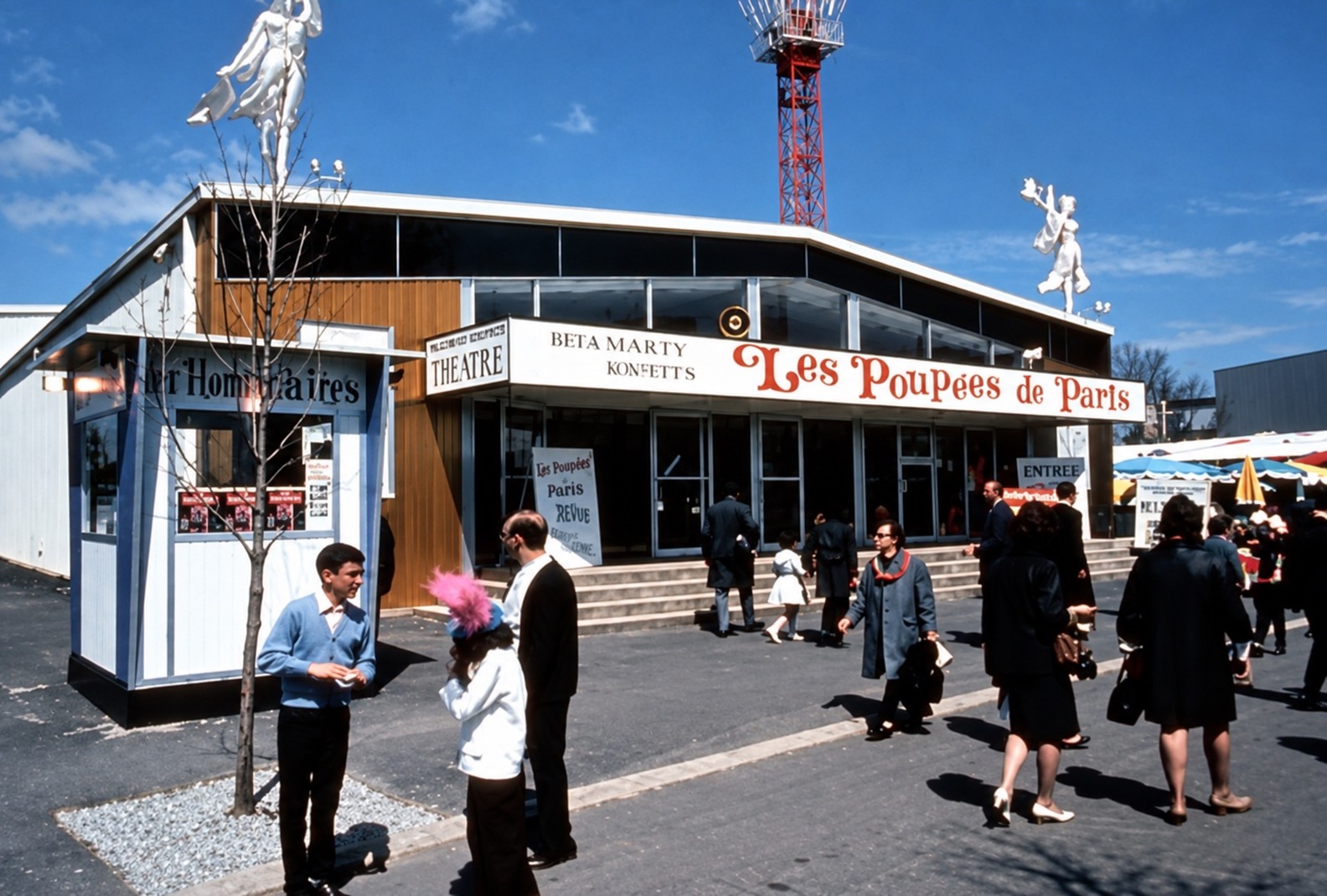 Les Poupees de Paris — pavilion and marquee