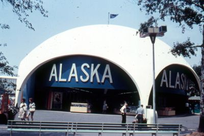 49th state has unusual exhibit in white, igloo-shaped pavilion