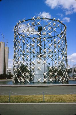Astral Fountain, Federal and State Area