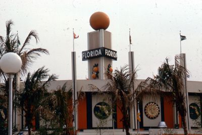 Florida Pavilion offers tourist attractions, art collection and water show