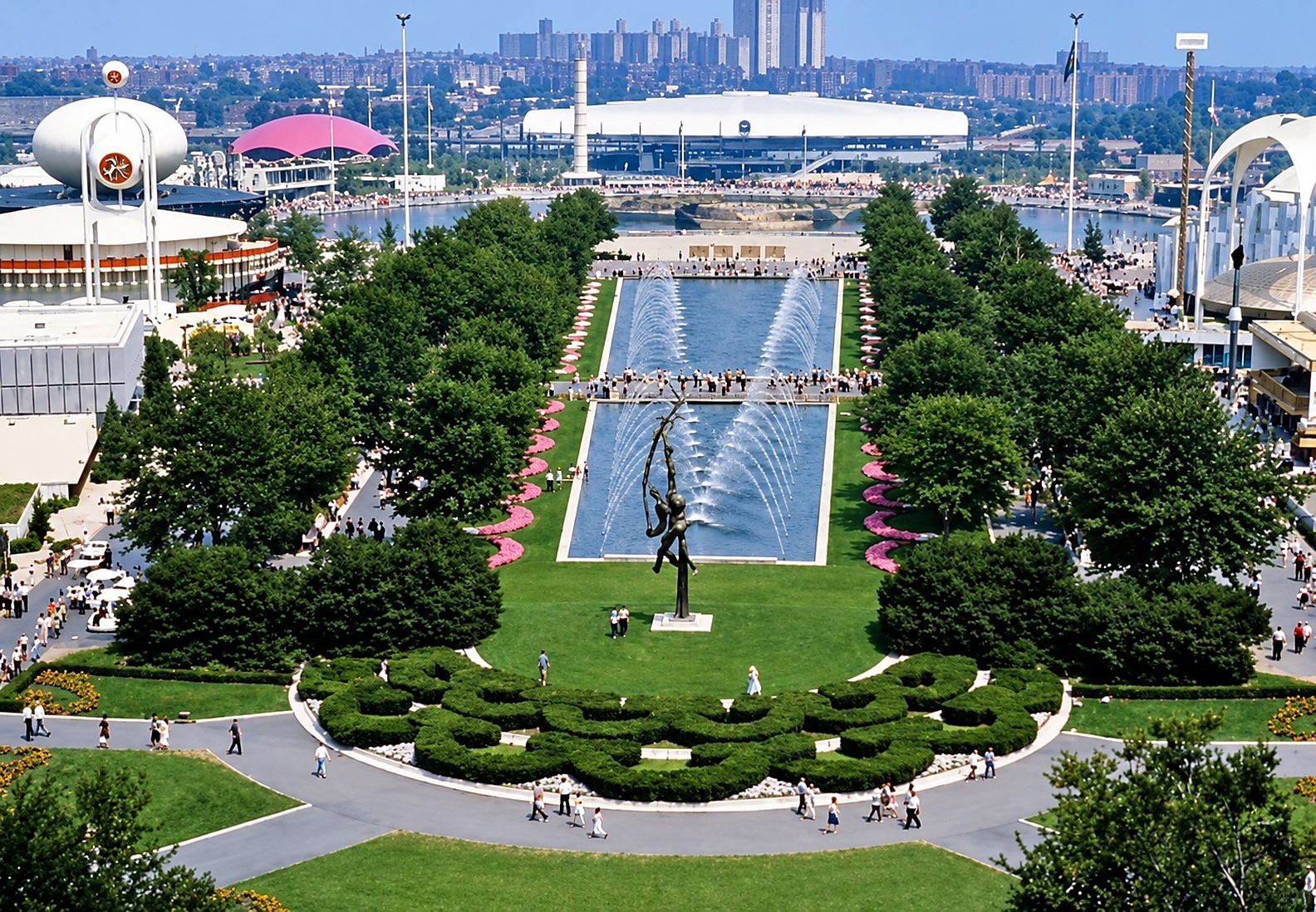 Main Mall — view toward Unisphere