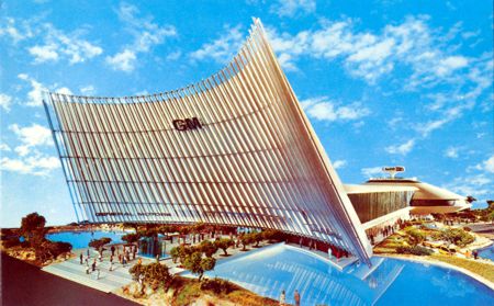 General Motors Futurama II Building official postcard No. 65622-B
