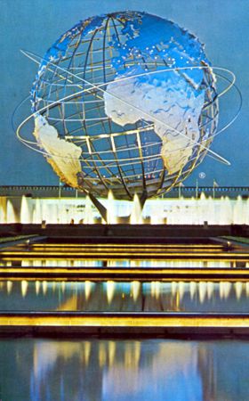 Unisphere, Night (Vertical) official postcard No. 86865-B
