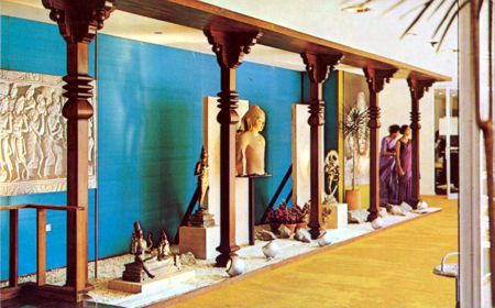 India Pavilion exhibitor postcard No. P60065
