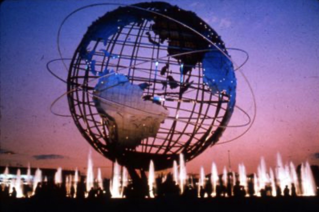 Unisphere and fountains at dusk