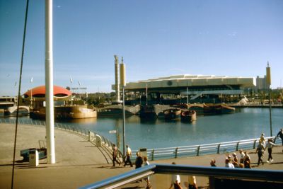 A calm Pool of Industry with the Fountains of the Planets turned off affords a better view of the screens that hid the fountain works