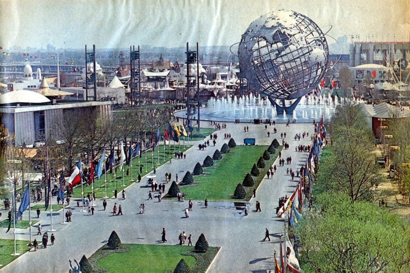 Court of States toward the Unisphere