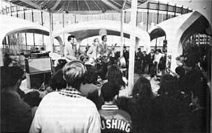 Entertainment at the Sandwich Gardens
