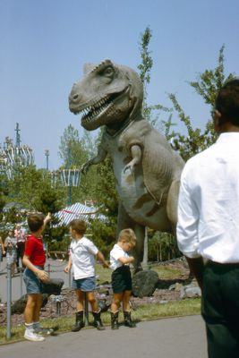 Sinclair Dinoland - Tyrannosaurus