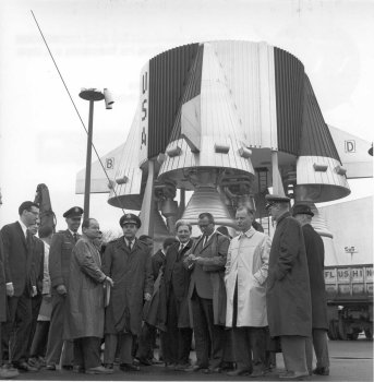 April 20, 1964 - "Shorty" Powers with NASA Officials