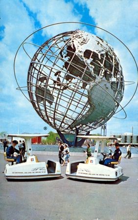 Unisphere w/"Escorters" postcard No. 87187-B