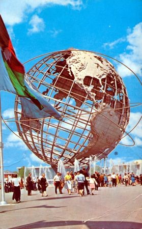 Unisphere w/Flags postcard No. 87426-B