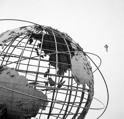 Rocketman Cirlces the Unisphere