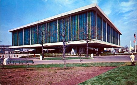 The Federal Pavilion of the United States unauthorized postcard No. WF415